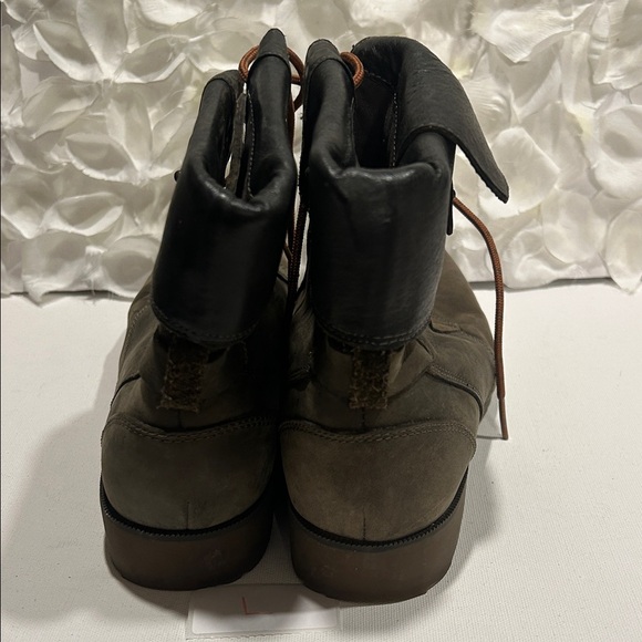 Teva Women's Gray Lace-Up Boots - Picture 3 of 4